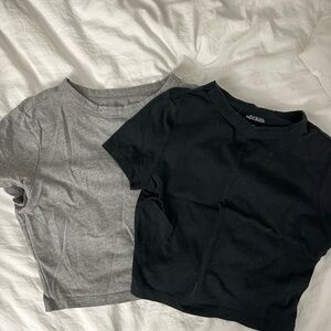 Set of two: Black and Gray Crop shirts